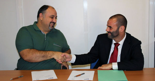 Antonio Ruescas, presidente de COCEMFE Alicante, a la izquierda, y Jorge González, representante de FIEES