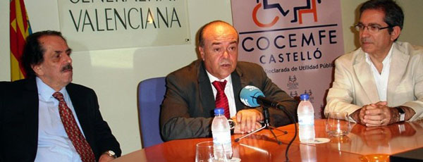 De izquierda a derecha, José Luis del Caño, profesor del Conservatorio Superior de Música de Castellón; Carlos Laguna, presidente de COCEMFE Castellón y Josep Lluís Valldecabres, director del Orfeón Valencià Navarro Reverte