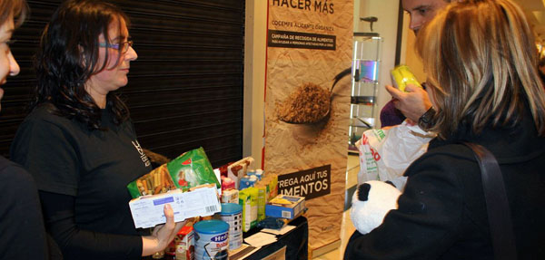 Campaña de recogida de alimentos de COCEMFE Alicante