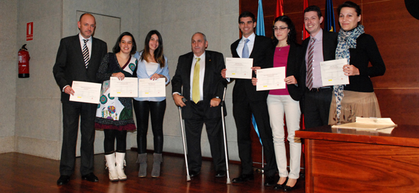 Foto de familia de los premiados