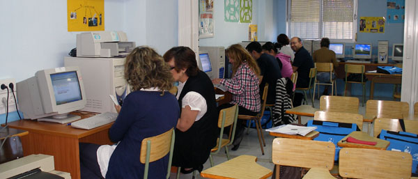 Usuarios de FEGADI en una actividad formativa