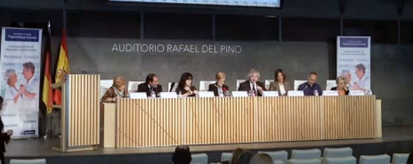 Mesa redonda en la que participó COCEMFE