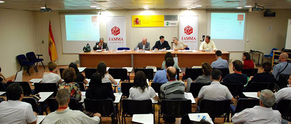 Delegados de las distintas entidades en la Asamblea de FAMMA