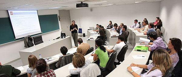 Alumnos en la universidad