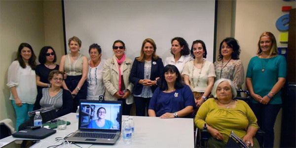 Susana Camarero, secretaria de Estado de Servicios Sociales e Igualdad, junto a la Comisión de la Mujer del CERMI