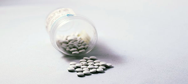 Bote de medicinas y pastillas