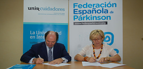 Aurelio López-Barajas de la Puerta, consejero de la Universidad Internacional de La Rioja y consejero delegado de UNIR Cuidadores y Mª Jesús Delgado de Liras, presidenta de la Federación Española de Párkinson (FEP),