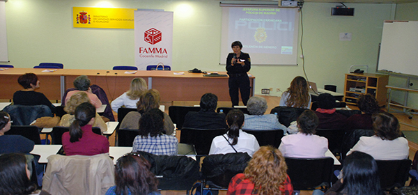 famma_charla_policia