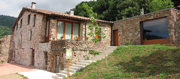 Casa Rural no adaptada. Autor Rourevell. Foto con licencia CC