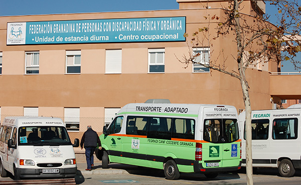 Servicio de Transporte Adaptado de FEGRADI COCEMFE Granada