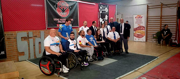 Foto de familia de la primera edición de la Copa de España de Halterofilia adaptada