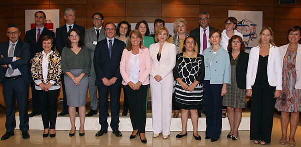 Foto de familia de la reunión del Pleno del Consejo Territorial de Servicios Sociales y Dependencia