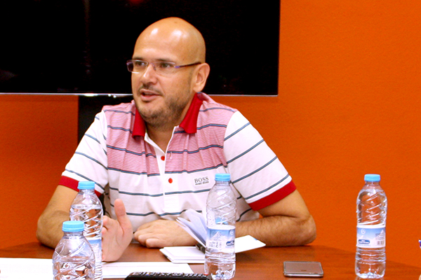 Anxo Queiruga, presidente de COCEMFE durante una reunión