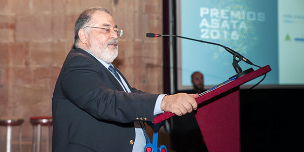 Mario García Sánchez recibe el premio ASATA 2016