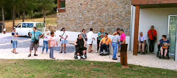 AMBI proporciona transporte y movilidad puerta a puerta a 28 personas con discapacidad