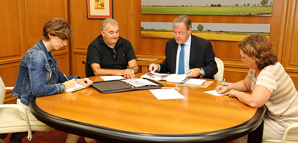 COCEMFE León y el Ayuntamiento firman un convenio