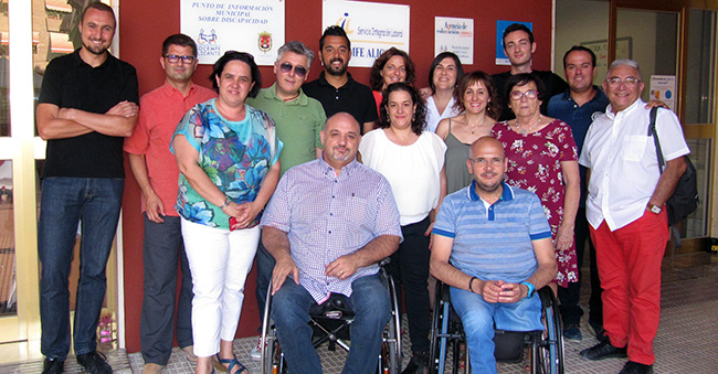 Anxo Queiruga visita las instalaciones de COCEMFE Alicante