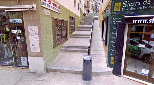 Calle de Alzapiernas