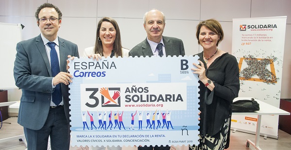 Presentación del sello de Correos de la X Solidaria