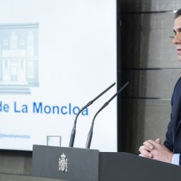 Fotografía del presidente del Gobierno, Pedro Sánchez, anunciando el Estado de Alarma