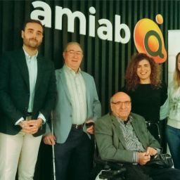 CLM Inclusiva acuerdo colaboración con AMIAB