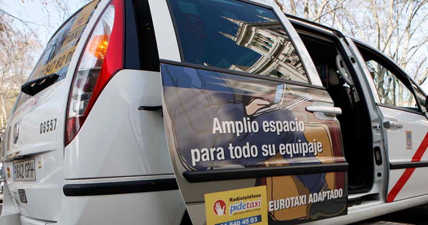 FAMMA denuncia la paulatina desaparición de los taxis adaptados en Madrid.