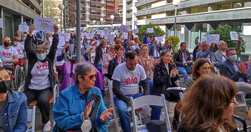 Imagen del grupo social reivindicando el reconocimiento del 33% de discapacidad en el momento del diagnóstico