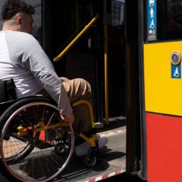 FAMMA denuncia los problemas de accesibilidad en los autobuses de la Comunidad de Madrid.