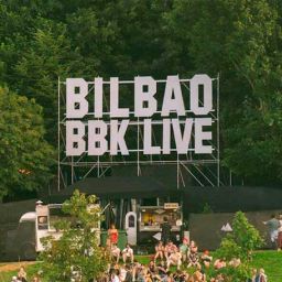 FEKOOR celebra la contratación de personal de atención para personas con discapacidad en el Bilbao BBK Live