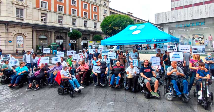 Fekoor ha organizado una concentración para reclamar a Renfe la accesibilidad en todas sus estaciones de cercanías.