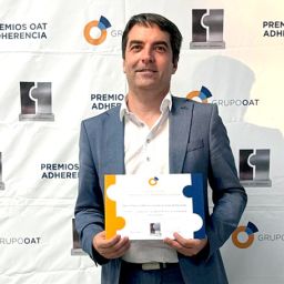 COCEMFE recibe reconocimiento en los Premios OAT Adherencia 2024 por su estudio sobre acceso y adherencia a tratamientos en personas con discapacidad.
