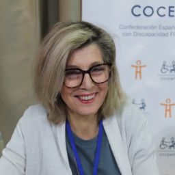 Eva Pérez Bech Premio cermi.es 2025 Retrato de Eva Pérez Bech, vicepresidenta de COCEMFE, reconocida con el Premio cermi.es 2025 a título póstumo.