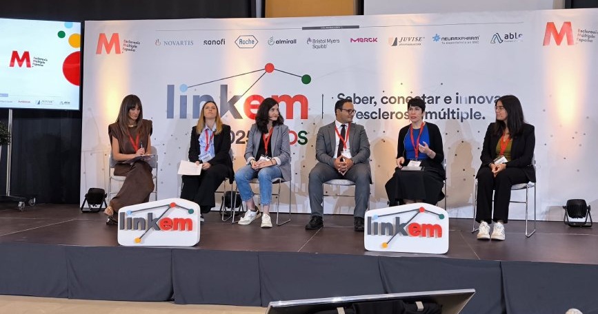 Expertas y representantes de la comunidad EM debatiendo en la mesa redonda de Link EM 2025 en Barcelona.