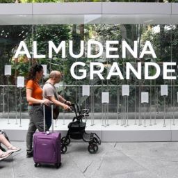 Renfe ATENDO en Atocha — asistencia en estación accesible Asistencia Renfe ATENDO en la estación de Atocha: apoyo a viajeros con discapacidad.