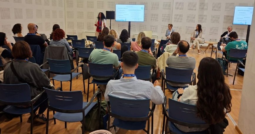 COCEMFE Castilla y León recibe un reconocimiento por su compromiso con las personas con dolor crónico en el Congreso Internacional de Afrontamiento Activo del Dolor Crónico.