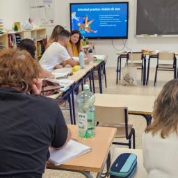 Docentes del CEIP Ausiàs March de Alboraia participan en la formación de COCEMFE CV sobre educación inclusiva dentro del programa EdInTIC.