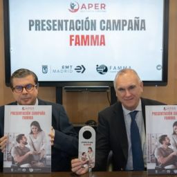 Presentación de la campaña APER de FAMMA y EMT Madrid Javier Font y Alfonso Sánchez presentan la campaña informativa sobre la app APER para promover la asistencia personal en Madrid.