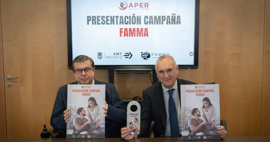 Javier Font y Alfonso Sánchez presentan la campaña informativa sobre la app APER para promover la asistencia personal en Madrid.