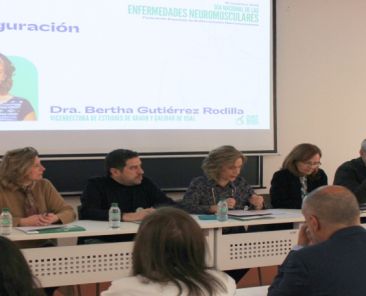 Acto institucional de Federación ASEM en la Universidad de Salamanca Ponentes inaugurando el encuentro de Federación ASEM en la Facultad de Medicina de la Universidad de Salamanca.