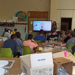 Personas con discapacidad participan en una sesión de educación sexual del programa RodaSex de COCEMFE CV.