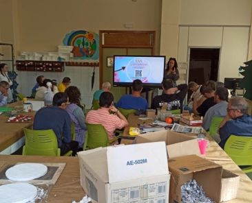 Personas con discapacidad participan en una sesión de educación sexual del programa RodaSex de COCEMFE CV.