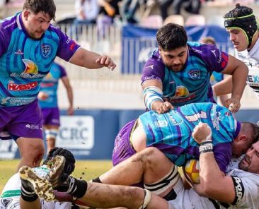 Partido de rugby Huesitos La Vila vs CR Liceo Francés Jugadores del Huesitos La Vila Rugby Club y del CR Liceo Francés en una jugada durante un partido de Primera División en La Vila Joiosa.