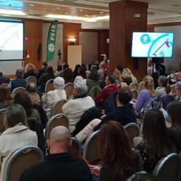 Ponencia de COCEMFE Badajoz sobre adaptación de puestos de trabajo para personas con discapacidad en el Congreso de Discapacidad de FSIE en Córdoba.