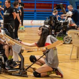 Competición nacional de boccia en Castelló Personas deportistas participan en una prueba de boccia adaptada durante un campeonato nacional en Castelló.