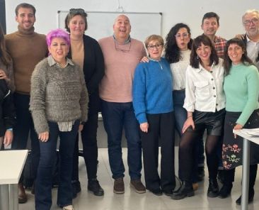 Grupo de participantes en una formación del proyecto de fortalecimiento asociativo de COCEMFE Castilla y León.
