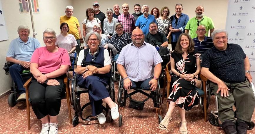 Grupo de representantes de COCEMFE CV tras la elección de Ramón Meseguer como nuevo presidente de la entidad.