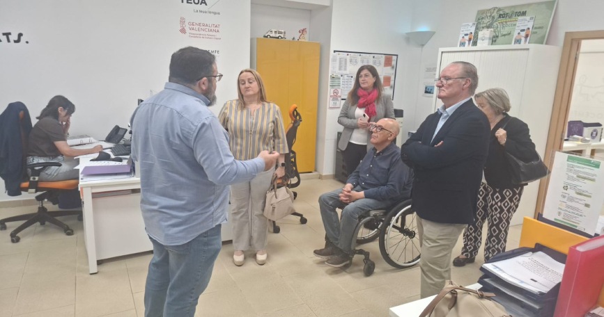 Responsables institucionales visitan COCEMFE Castelló y conocen sus programas de formación y empleo para personas con discapacidad