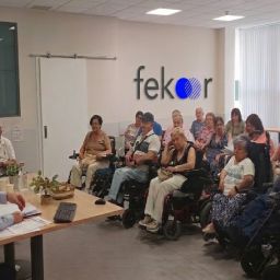 Asamblea General de FEKOOR aprueba el Plan Estratégico 2026-2028 Personas asistentes a la Asamblea General de FEKOOR durante la aprobación del Plan Estratégico 2026-2028.