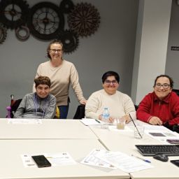 Comisión de Mujeres por la Igualdad de FEKOOR Miembros de la Comisión de Mujeres por la Igualdad de FEKOOR reunidas para trabajar propuestas de igualdad e inclusión de las mujeres con discapacidad.