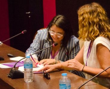 Firma del convenio de colaboración entre ACCU España y GETEII Representantes de ACCU España y GETEII firman un convenio de colaboración durante el V Congreso ACCU en Zaragoza.